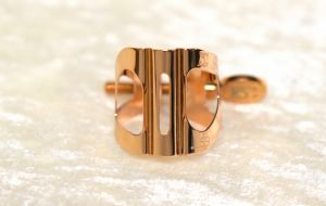 L59 Tradition Rose Gold ソプラノサックスリガチャー | 【クロサワ