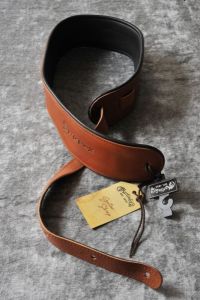 Martin ROLL STRAP (Brown)[18A0028]《レザーストラップ》【送料無料】