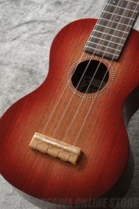 Famous FS-7G 《ソプラノウクレレ》【国産ウクレレ】【送料無料】（ご予約受付中）