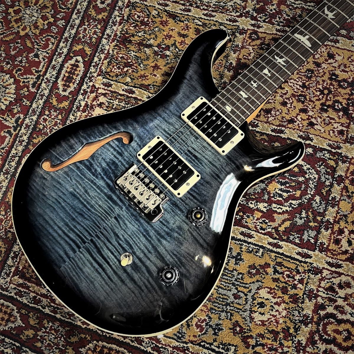CE 24 Semi-Hollow Faged Blue Smokeburst s/n 0328107