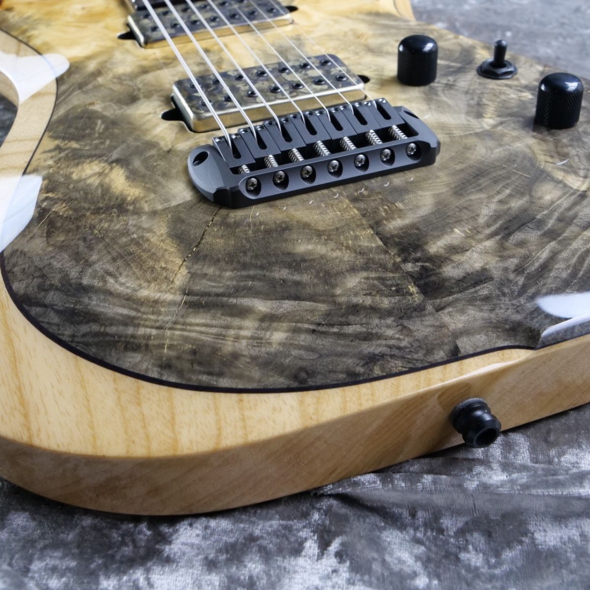 Experimental Series M-II-7 NT Buckeye Burl (Natural) | 【クロサワ