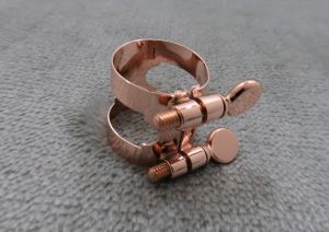 2257PG ソプラノサックスリガチャー | 【クロサワ楽器店オンライン