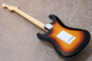 FSR Made in Japan Traditional II 60s Stratocaster -3 Tone
