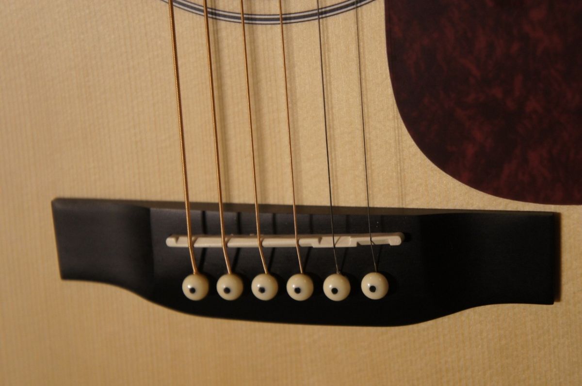 【牛骨】Stafford★黒澤楽器SF-200【弾き易く調整☆新品の弦】 牛骨】Stafford☆黒澤楽器SF-200【弾き易く調整☆新品の弦】の