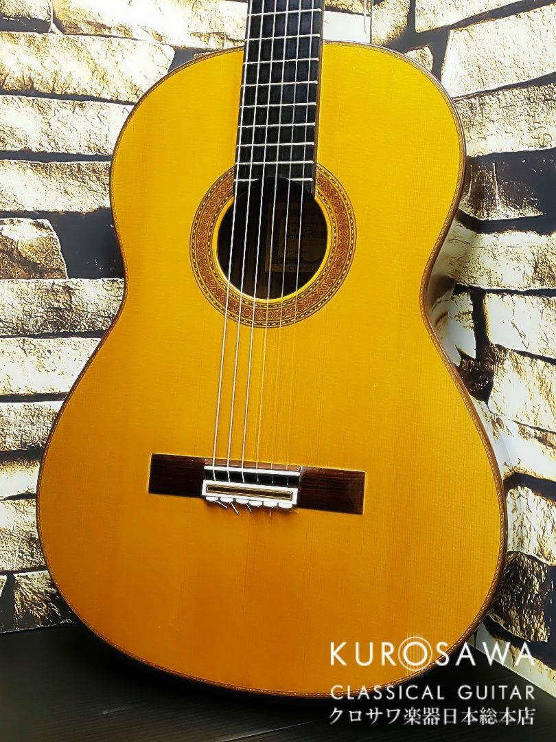 クラシックギター：パウリーノ ベルナベのギター（中古）です。