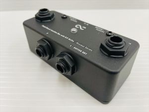 Minimal Series Pedal Board Junction Box with BJF Buffer