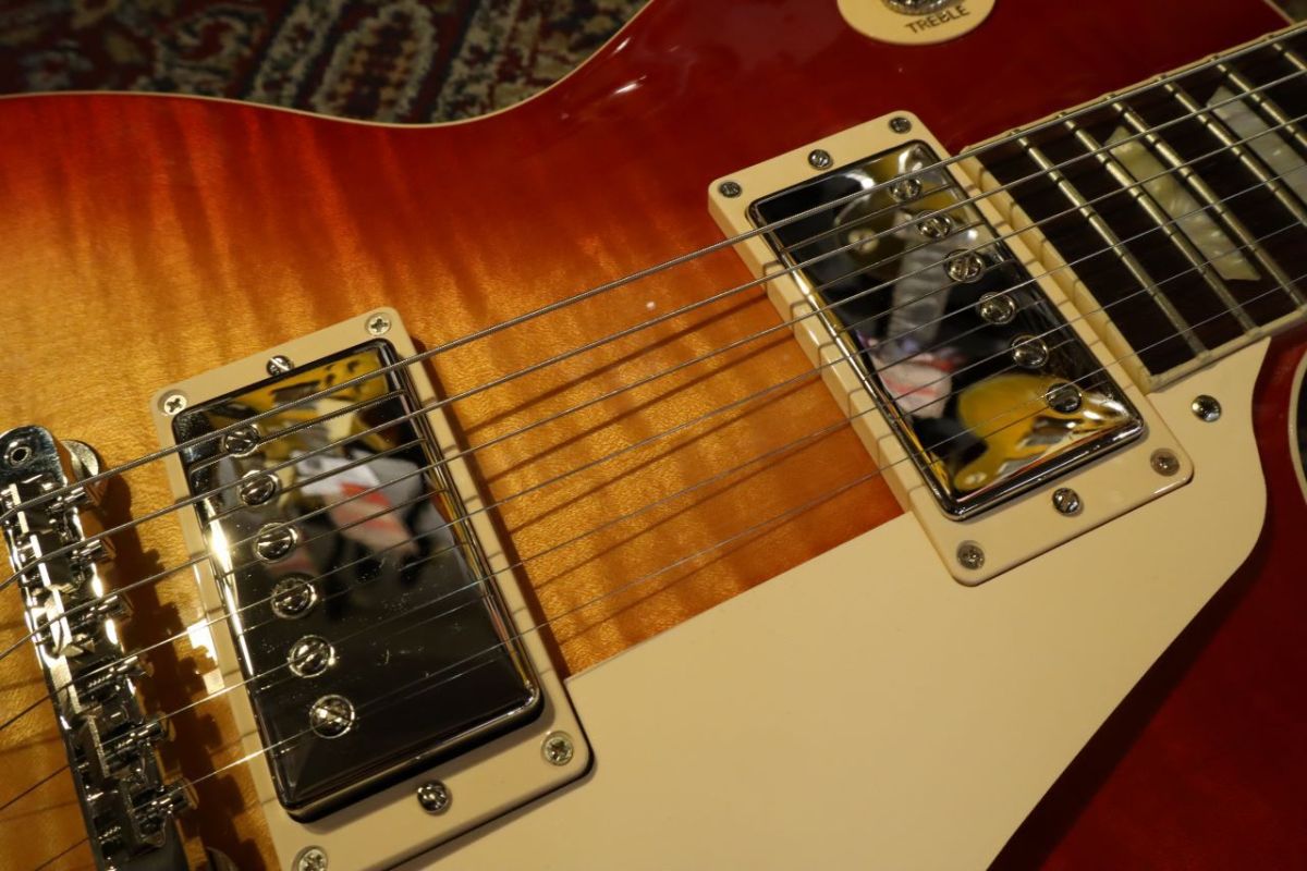 Gibson Les Paul Sunburst ハードケース付 ☆メンテナンス済！ハードケース付！GIBSON LES PAUL DELUXE 70S