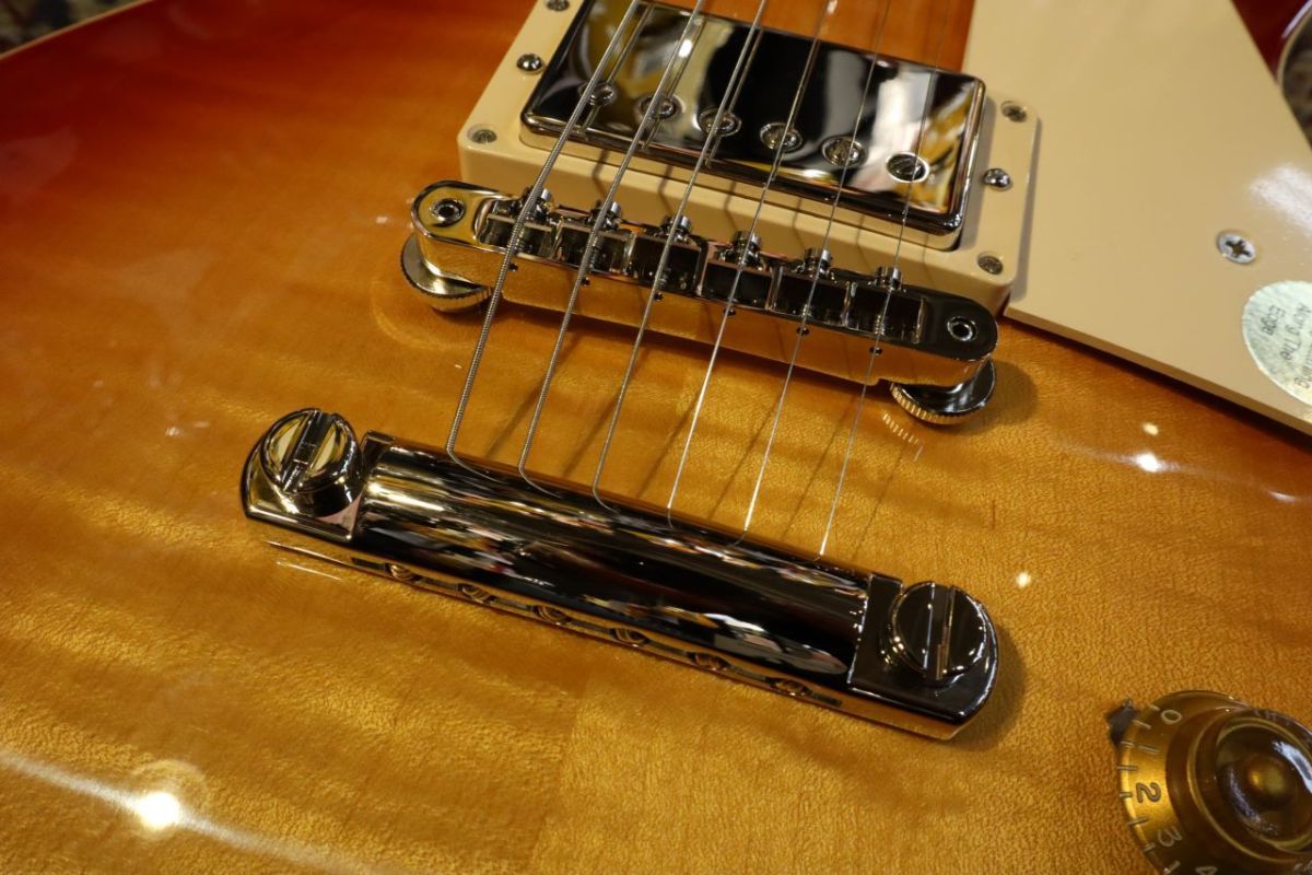 Gibson Les Paul Sunburst ハードケース付 Gibson Exclusive Les Paul Standard 50s AAA Top Guitar with