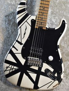 EVH 78 Eruption White with Black Stripes Relic #EVH2116404 【軽量3.37kg/Flamed Maple Neck!!】