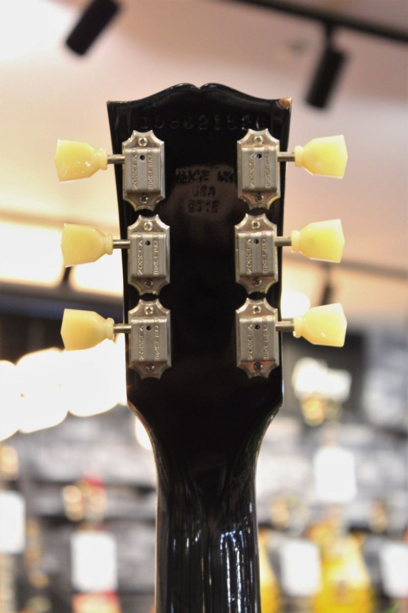 ギター GibsonLesPaulClassiPremiumPlus TransBlue Gibson Les Paul Classic Translucent Cherry 2021 | The Music Zoo