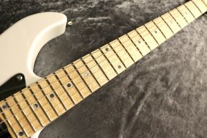kino Factory stay 24F 2H Off White ストラト Kino Factory｜Stay 24F Off White – Zanshin Musical Instruments
