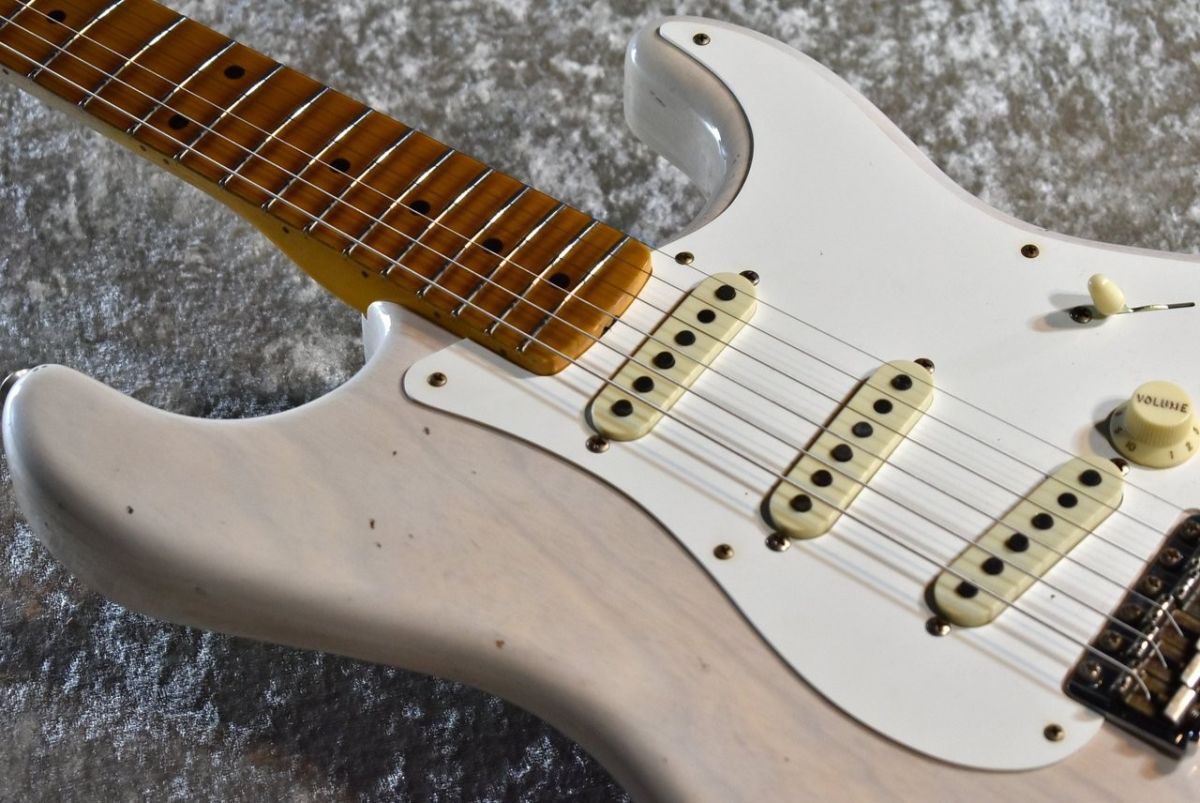 1956 Stratocaster Journeyman Relic Aged White Blonde