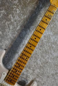Fender Stratocaster ホワイト（レプリカ） s-l1200.jpg