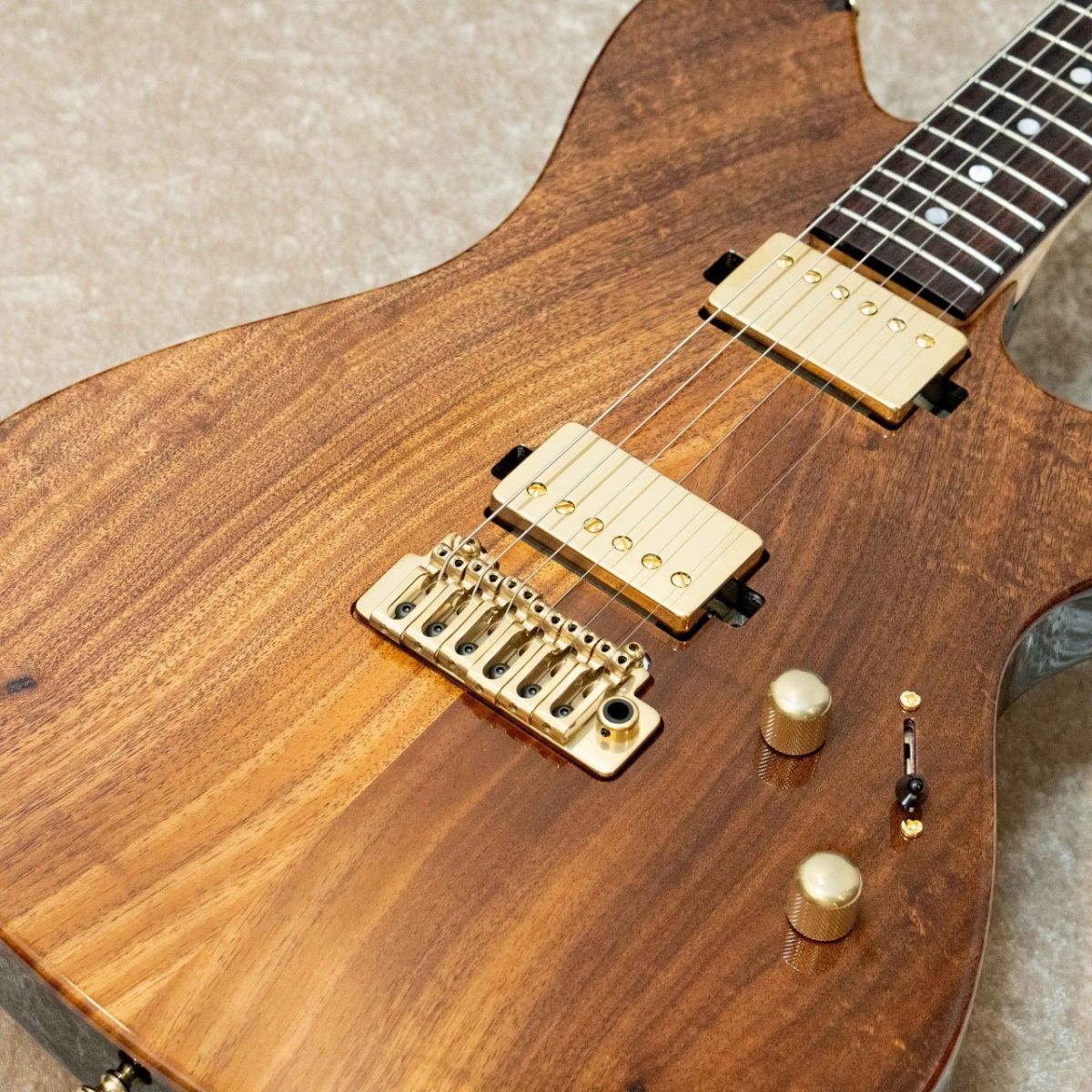これぞ日本の匠の技。Sugi Guitars「DS496IR EM/AT/A-MAHO/DW2