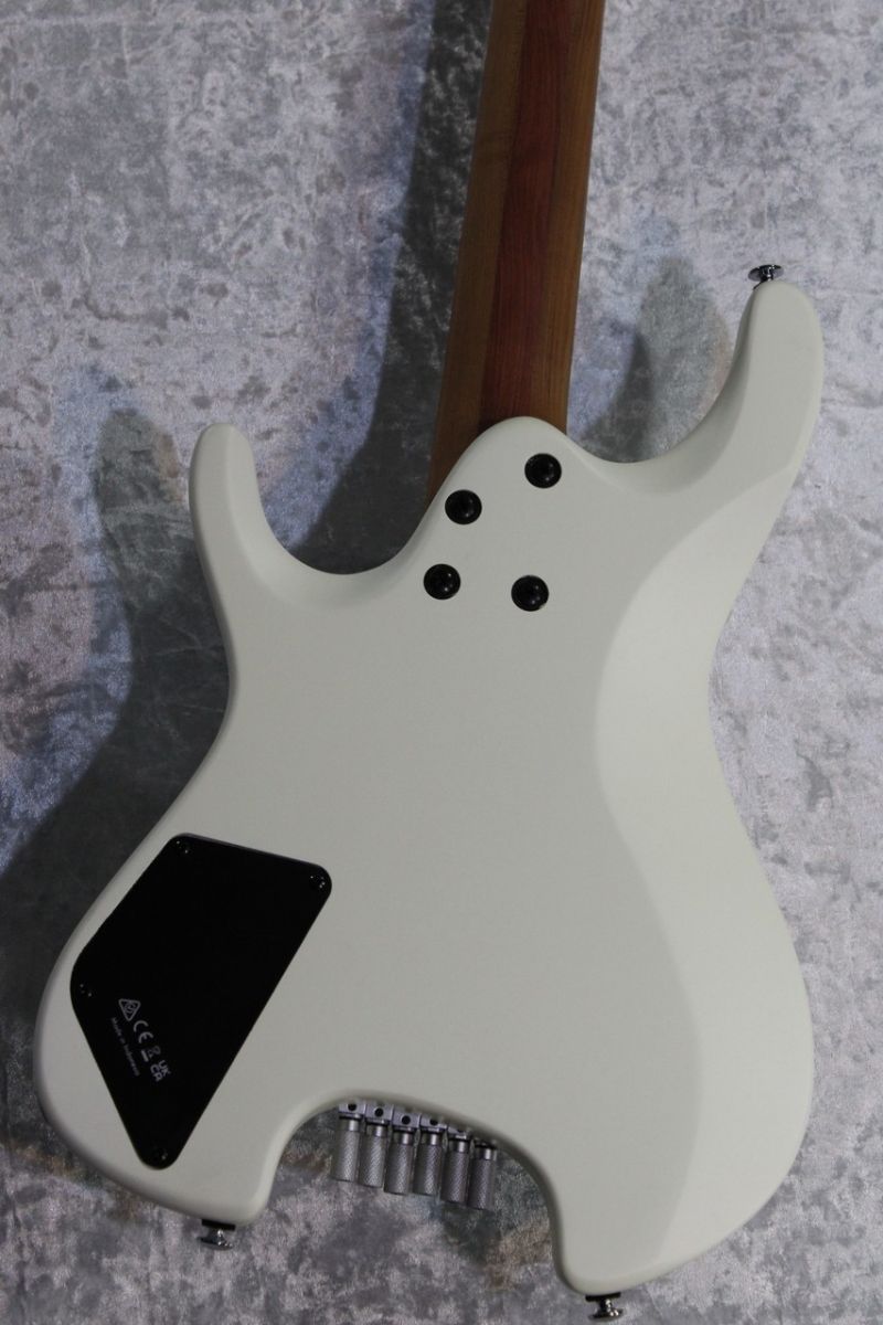 た*ち様 美品！ギター弾いてみたい方へIbanez Gio ホワイトエレキギター Ibanez ICHI10 【2.21Kg】VWM Vintage White Matte Ichika Nito