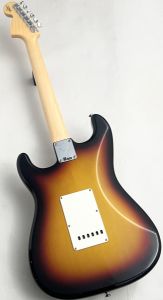 1968 Stratocaster DLX Closet Classic 3-Color Sunburst