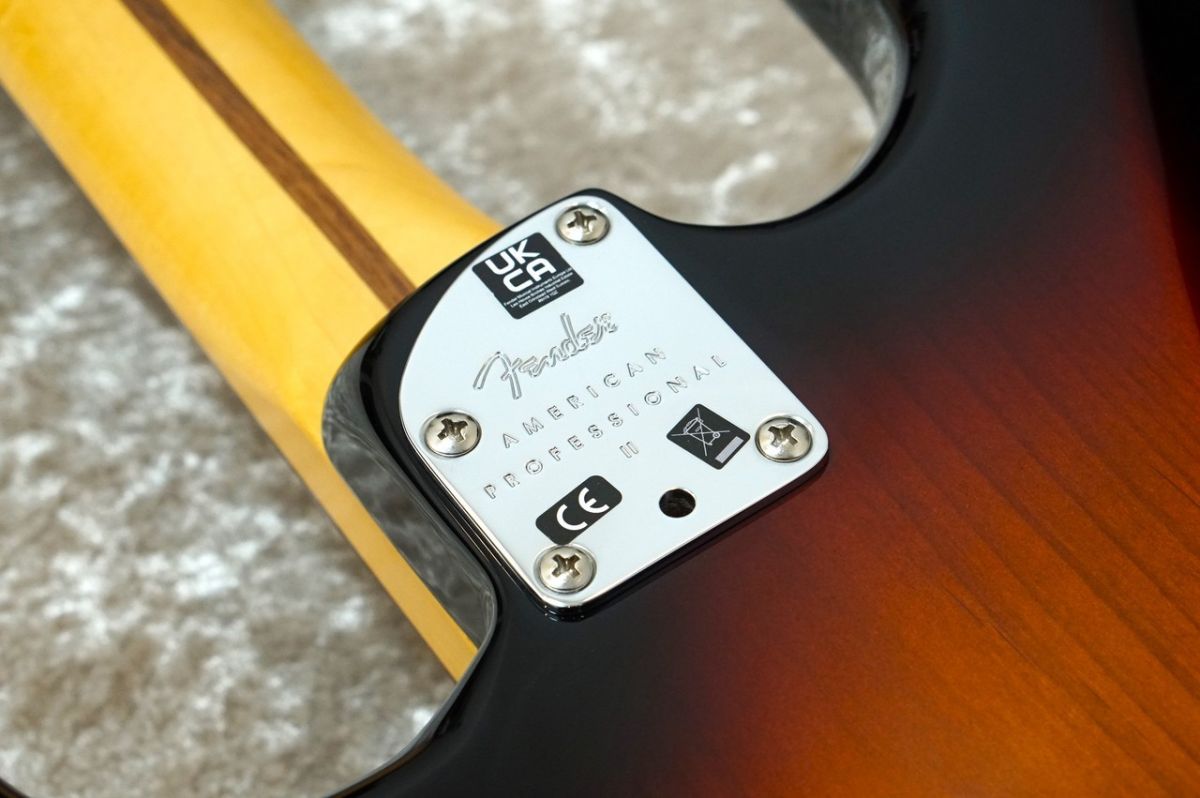 American Professional II Stratocaster Mod. -3 Tone Sunburst