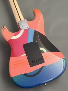 CRASH ストラトキャスター フィギュア ストラトキャスター クラッシュデザイン STRATOCASTER WITH