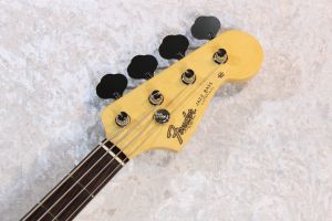 ベース J 6566562b-b825-47af-97fa-