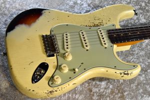 ハードレリック　ストラトキャスター ホワイト　イエロー 楽天市場】fender relicの通販