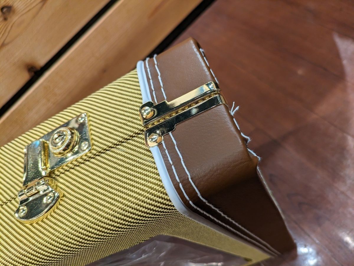 GUITAR DISPLAY CASES TWEED | 【クロサワ楽器店オンライン