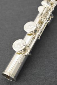 【美品】ヨコヤマ フルート Flute Pearl【Maesta F-MD925 】 | 国際楽器社 オンラインショップ