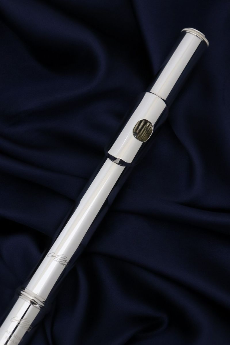 Altusフルート本体 専用ケース 掃除道具付き Altusフルート本体 専用ケース 掃除道具付き