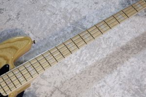 Made in Japan Traditional II 70s Jazz Bass -Natural
