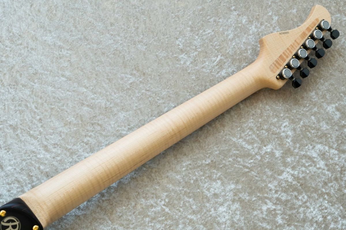 Seeker S 24F SSH w/Selected Flame Maple -Openpore Black / Red