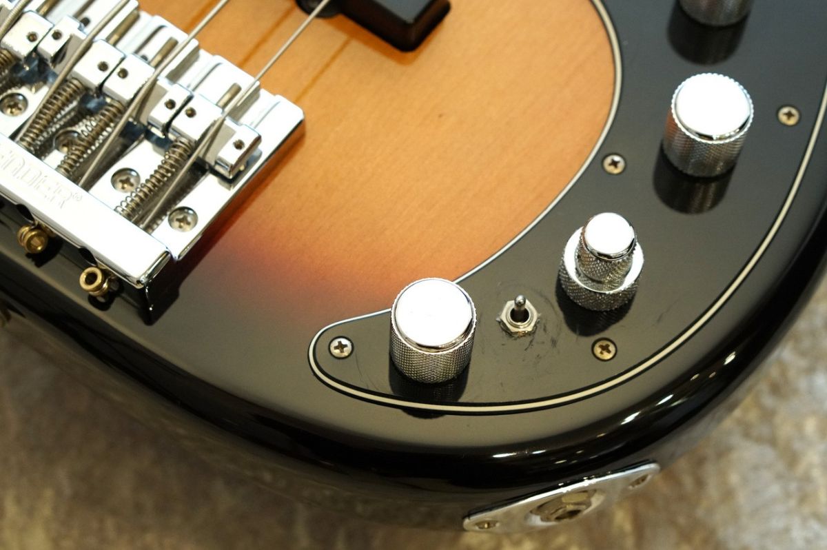 Fender Precision Bass サンバースト ケース付き Amazon.com: Fender Standard Precision Bass - 3-Color