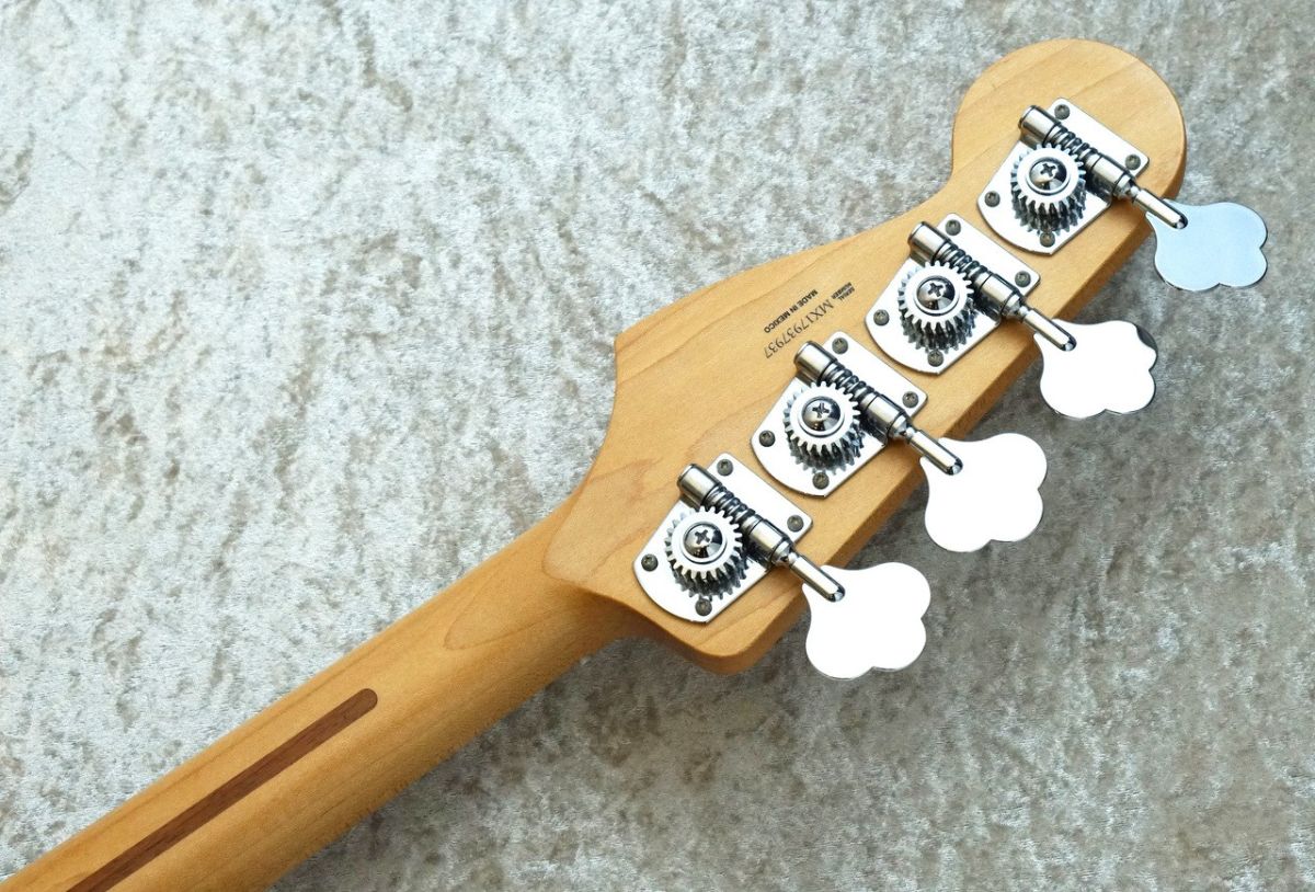 Deluxe Active Precision Bass Special -3 Color Sunburst