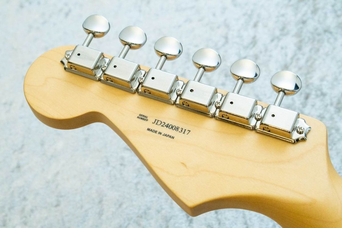 2024 Collection Made in Japan Hybrid II Stratocaster QMT -Quilt  