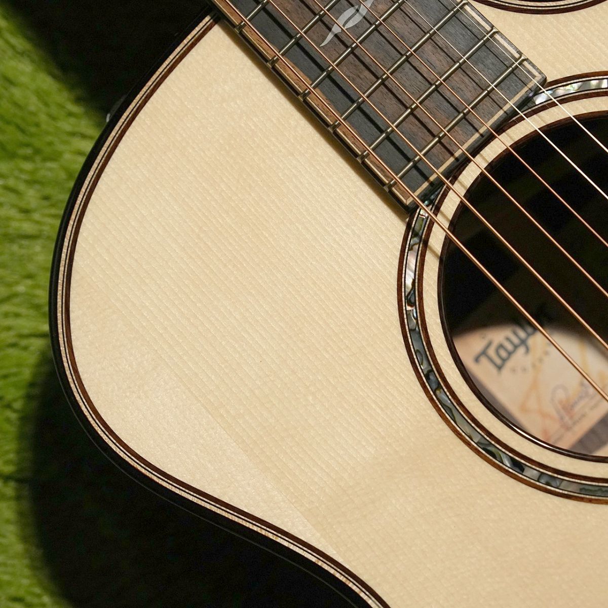 テイラーのギター814ceの案内 TAYLOR 814ce V-Class テイラー ｜イケベ楽器店オンラインストア