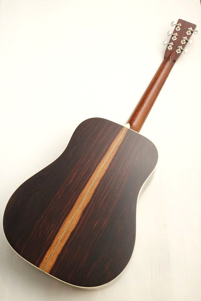ギター IsonoMartin & Co. D28 Amazon.com: Martin Guitar D-28 Modern Deluxe Acoustic Guitar