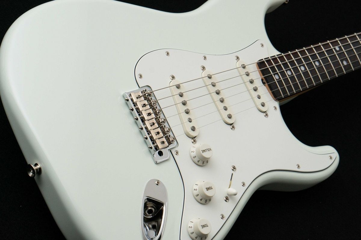 超美品 Fender Japan Traditional Ⅱ 60s ストラト Fender Made in Japan Traditional 60s Stratocaster (Olympic