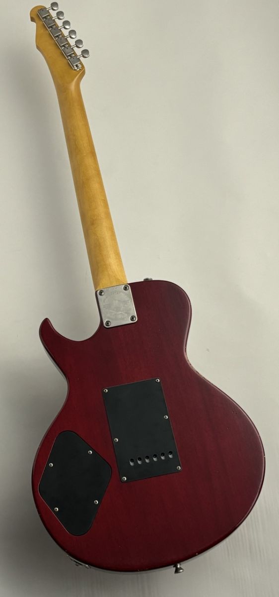 Outburst Bolt Standard -Cherry- Between Medium and Heavy