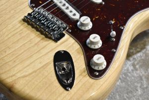 MADE IN JAPAN TRADITIONAL 70S STRATOCASTER MOD Natural