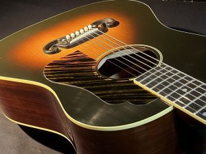 Custom Shop製 Historic Collection 1939 J-55 Vintage Sunburst