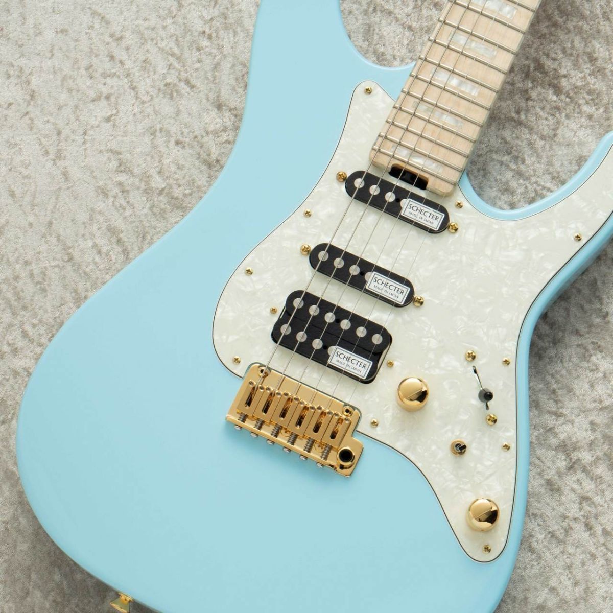 BH-1-STD-24/M CTM Neck Binding -Sonic Blue w/Gold Parts / SOB