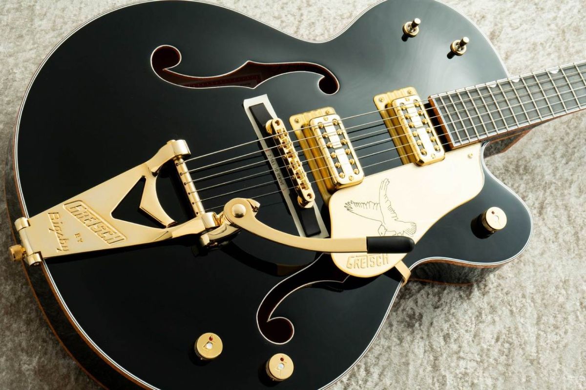 G6136TG Limited Edition Falcon Jr. with Bigsby -Black