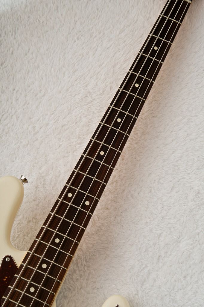 American Professional II Jazz Bass Olympic White | 【クロサワ楽器