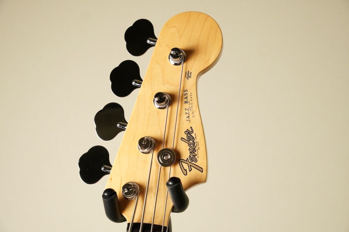 Made in Japan Traditional 60s Jazz Bass -Lake Placid Blue
