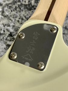 Expert ODYSSEY EOS2-AL-R/AWH ~Antique White~ | 【クロサワ楽器店