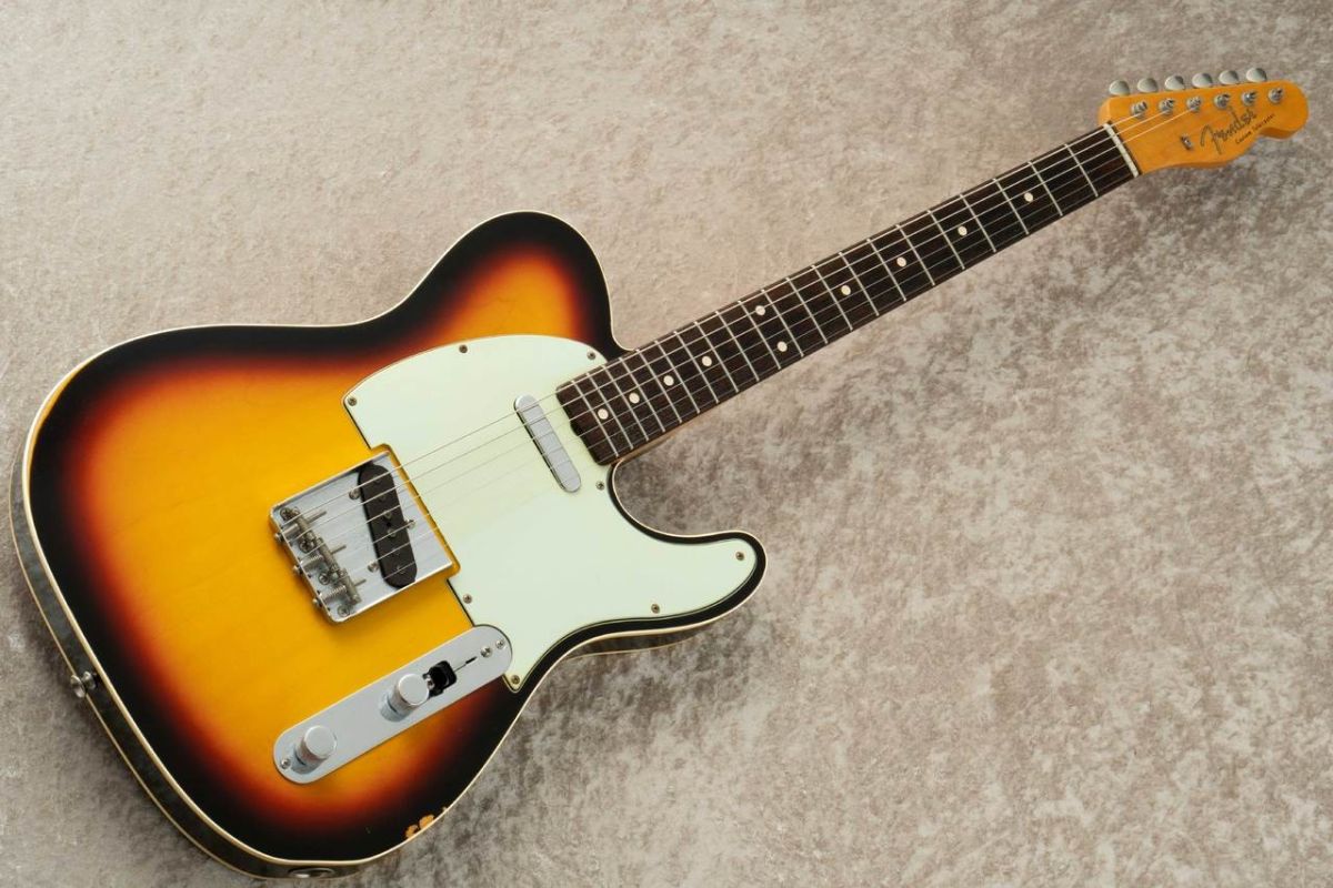 Fender '62 Custom Telecaster - サンバースト / スラブ ローズ