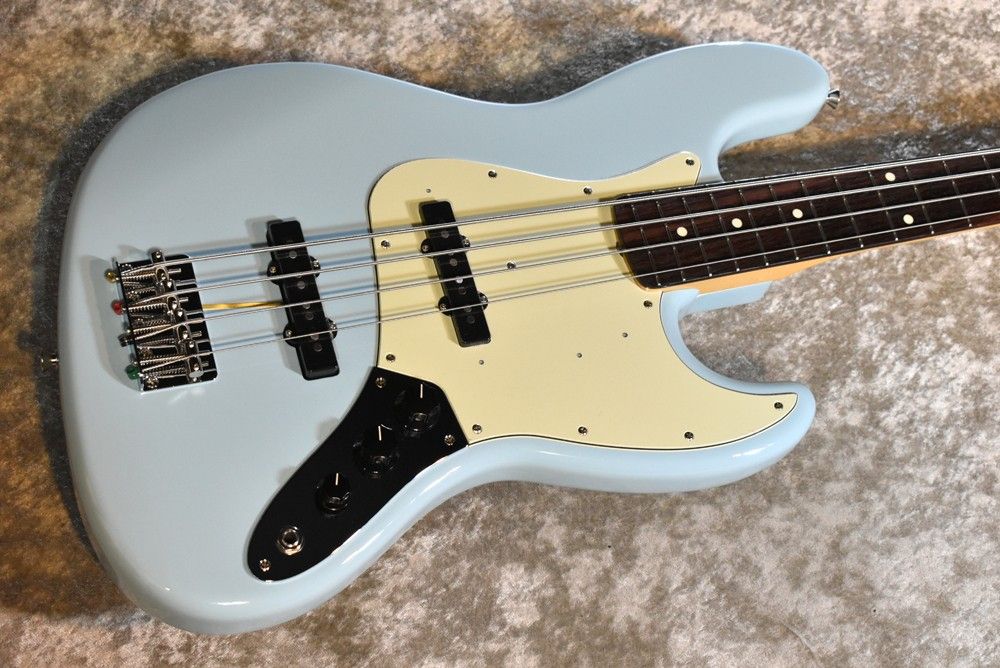 Made in Japan FSR Traditional 60s Jazz Bass -Daphne Blue