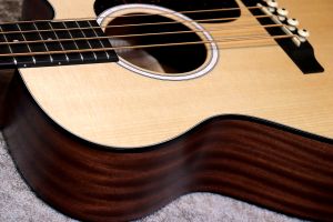 ベース Martin 000CJR-10E BASS Martin 000CJR-10E Spruce Left-Handed Acoustic-Electric Bass Guitar
