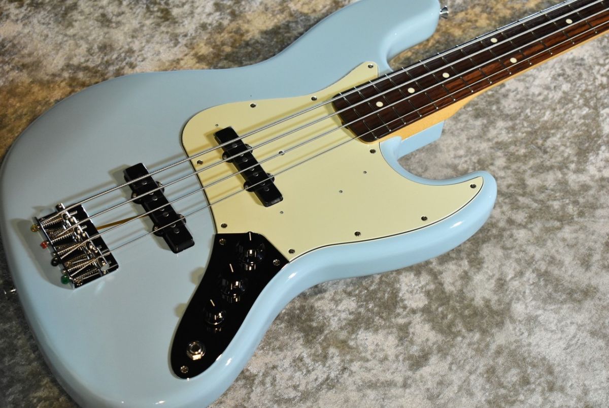 Made in Japan FSR Traditional 60s Jazz Bass -Daphne Blue