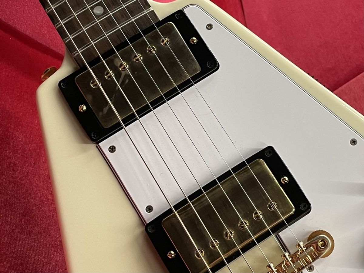 ギター Gibson Custom Shop 1958 Korina Flying V Gibson 「1958 Korina Flying V Reissue」抽選販売のご案内