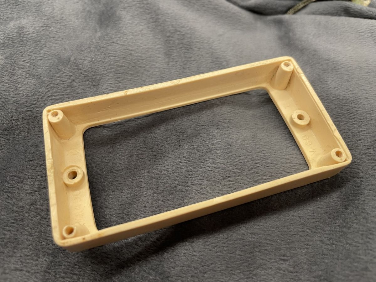 M-69 P.A.F Pickup Ring Cream -Treble | 【クロサワ楽器店オンライン