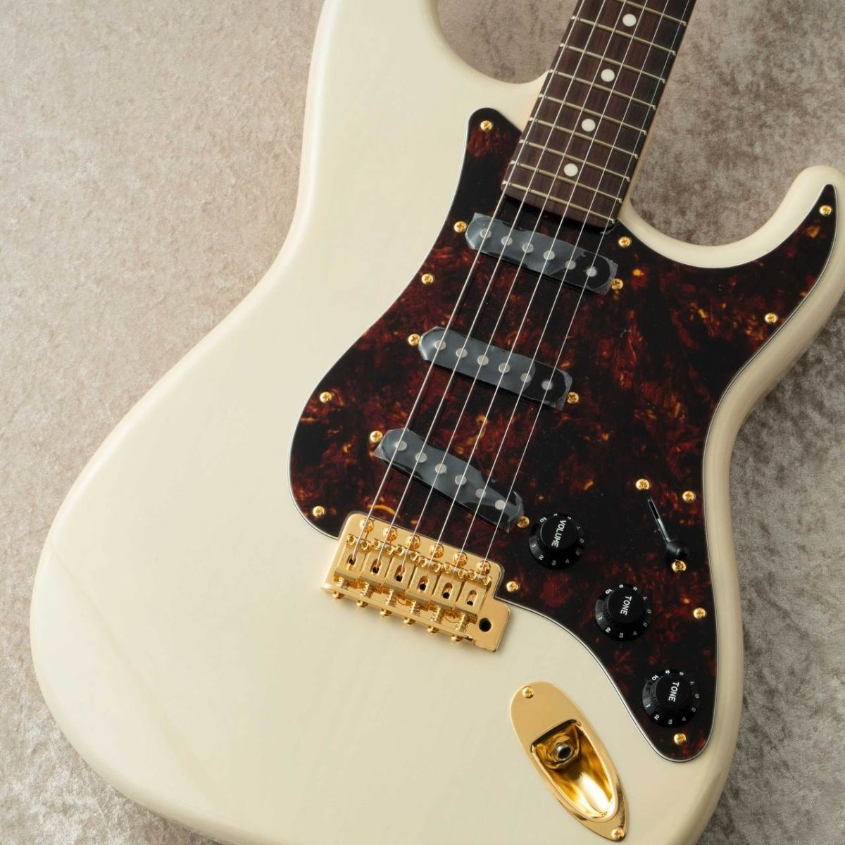 AST-101G -See-Through White / STWR- | 【クロサワ楽器店オンライン